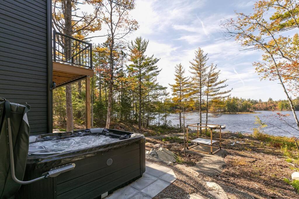 Numinous Cottage Long Lake Oasis Centre Rawdon Екстер'єр фото